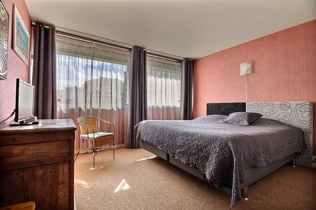 /picture/helios/116252002/MER E220/1_2026-03-06CET08h00-04.jpg